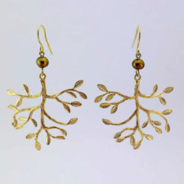 boucles d'oreilles femme originales chic fine branches dorées avec perle d'eau douce kaki nacré