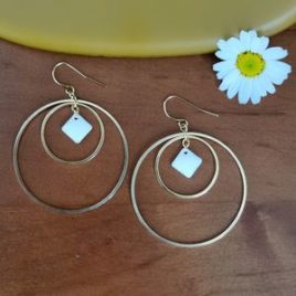 Boucles d'oreilles Dolce Vita créoles blanc dorées cercles grandes légères graphiques ploom bijoux original créateur