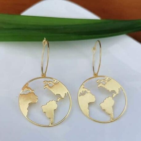 Boucles d'oreilles dorées à l'or fin avec créoles mapmonde terre globe légères originales créateurs